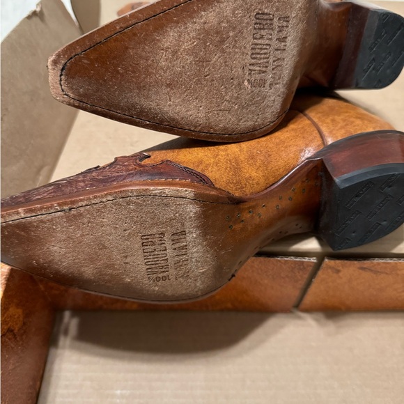 Women’s Tony Lama boots
Size 10
Great condition - Picture 3 of 8